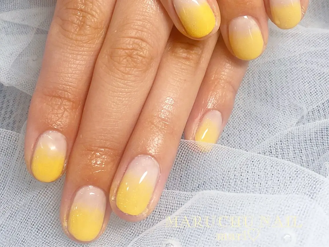 ネイル グラデーション 黄色 🦋✨ MARIKO✨🦋のネイルデザイン