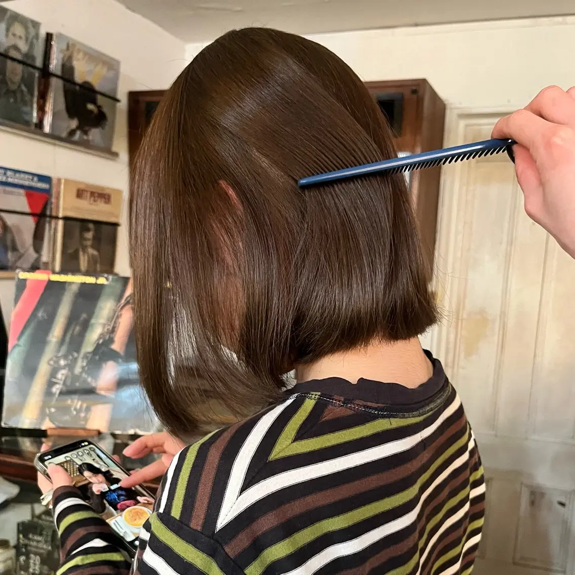 ショート カラー アッシュ ベージュカラー 透明感カラー オリーブベージュ レイヤー/ベージュ mikuのヘアスタイル