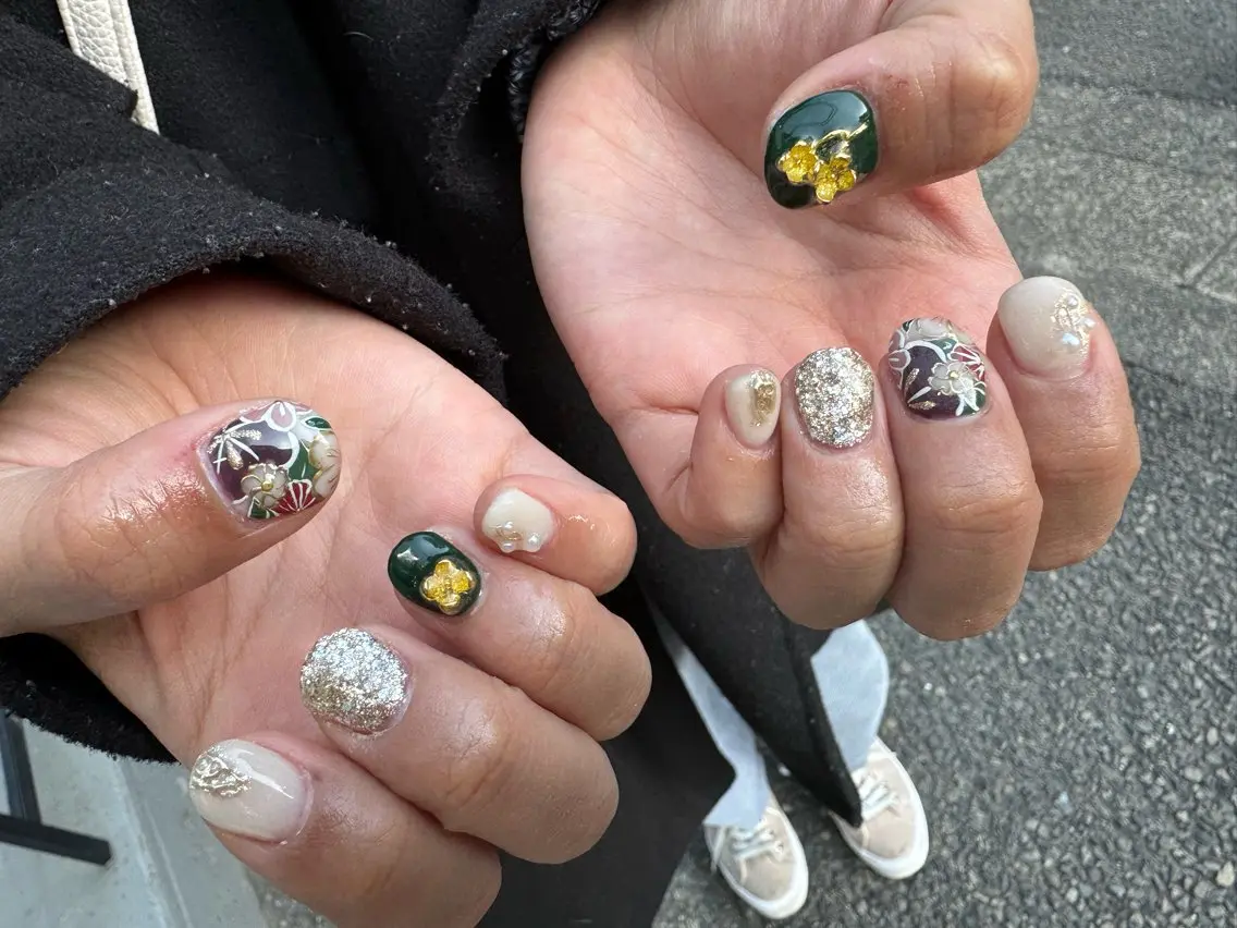 ネイル LAVISH 大和店 emi･:*+のネイルデザイン