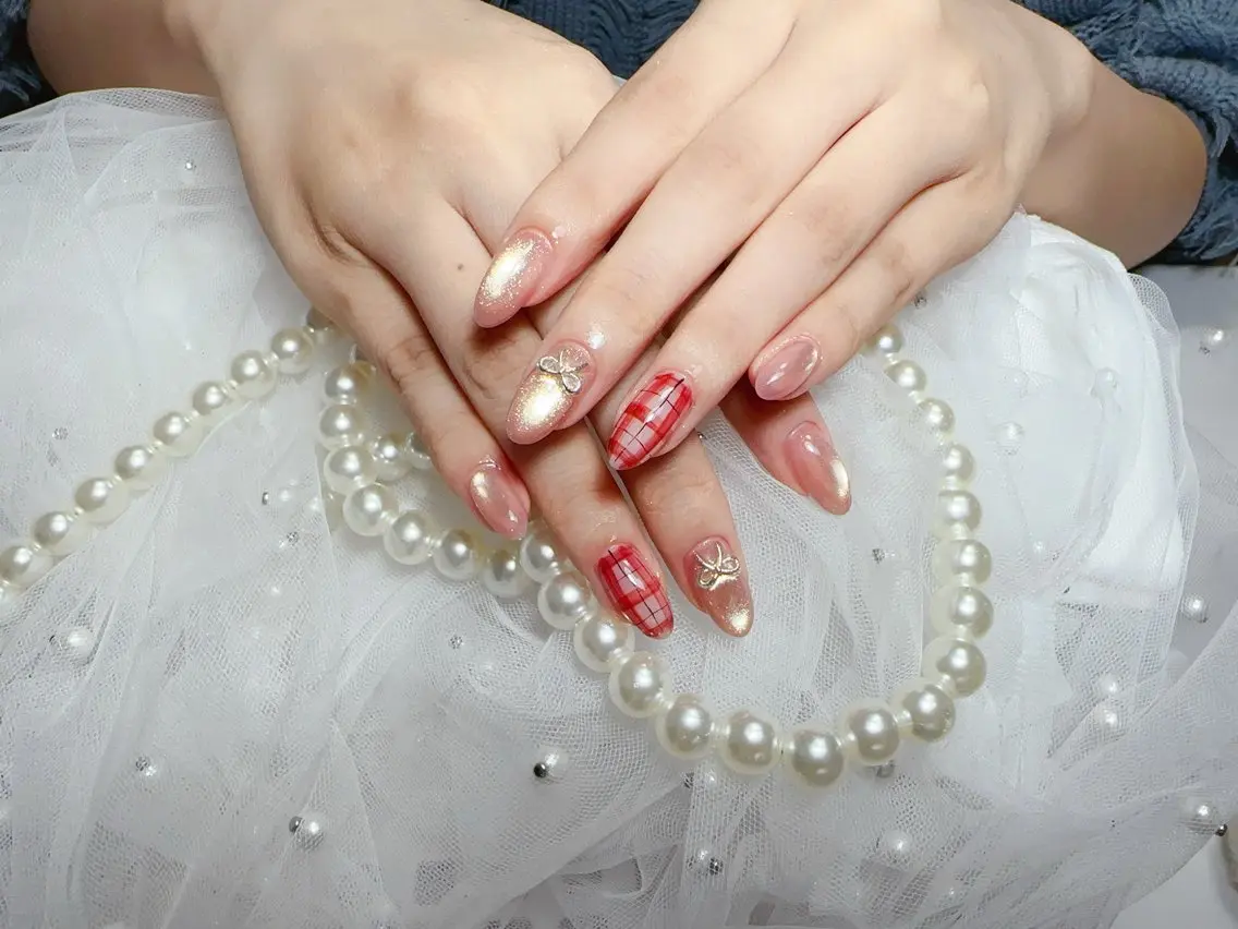 ネイル ハンドネイル NAIL CIRCLESのネイルデザイン