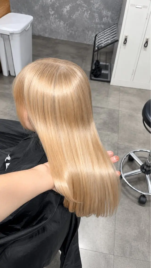 ロング カラー ヘアカラー トリートメント 🧸ハイトーン/ミル クティー🧸のヘアスタイル