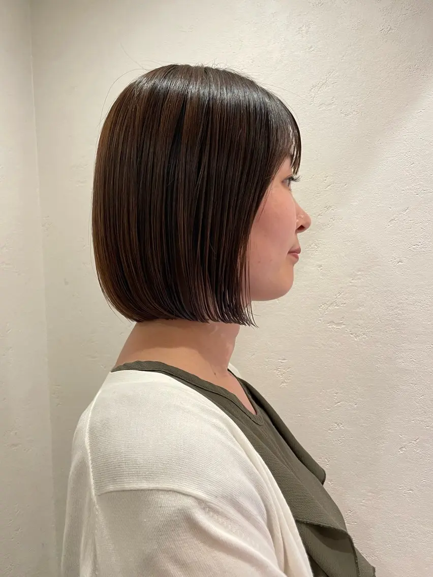 ミディアム カット ヘアカラー 縮毛矯正 トリートメント 💖ボブ/縮毛矯正 顔周りレイヤー/ユイのヘアスタイル