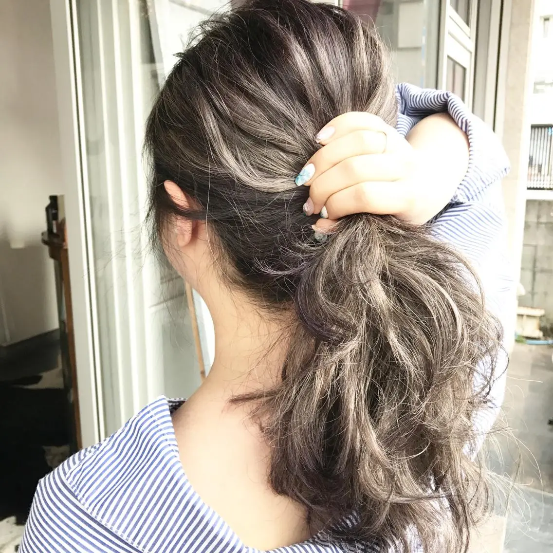 セミロング カラー ヘアアレンジ アッシュ グラデーションカラー ハイライトカラー ハイライト Mariana/ 鶴原-ハイライトのヘアスタイル