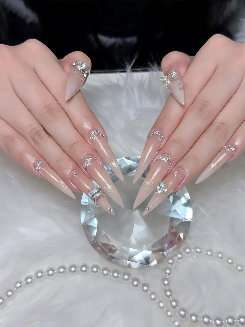 ネイル チークネイル ドット フレンチネイル グラデーション ハート ハンドネイル Julli NailStudioのネイルデザイン