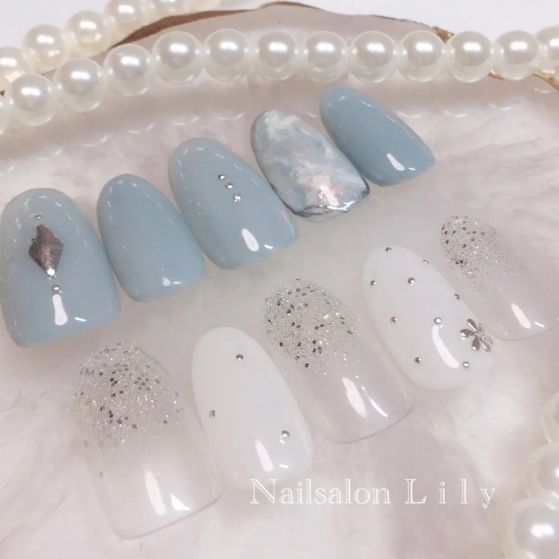 ネイル シンプルネイル Lily*nail 🌻Mii🌻のネイルデザイン