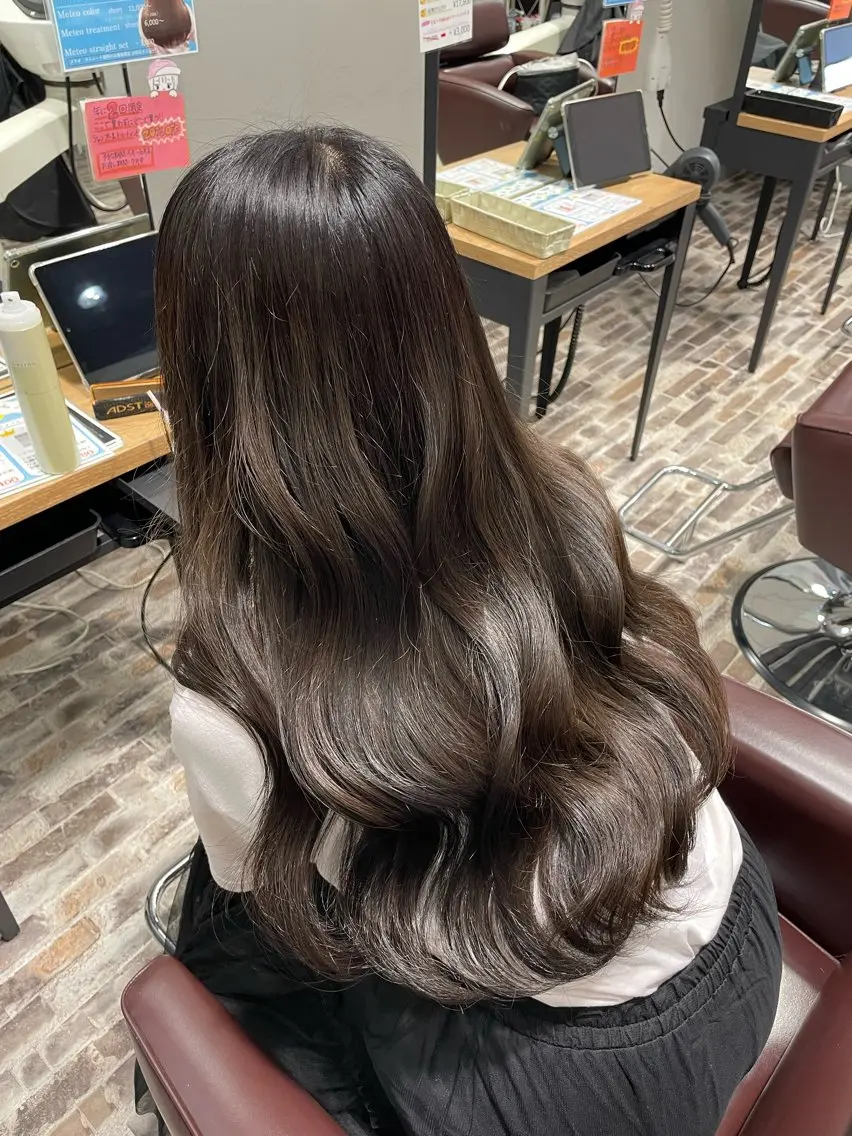 ロング カラー ブリーチ ブラウンカラー 透明感カラー マロンブラウン ブリーチなしカラー 松崎 咲和のヘアスタイル