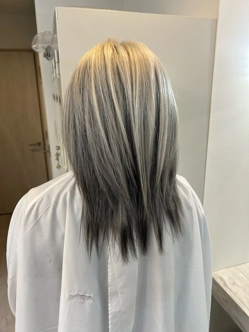セミロング カラー カット ヘアカラー トリートメント ✨レイヤー/髪質改善 /縮毛矯正✨ナカムラのヘアスタイル