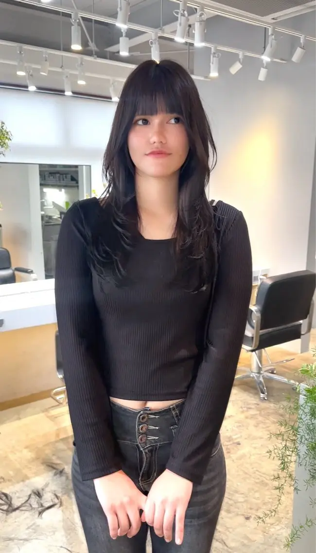 ロング カット ヘアカラー トリートメント 手塚 亮汰のヘアスタイル