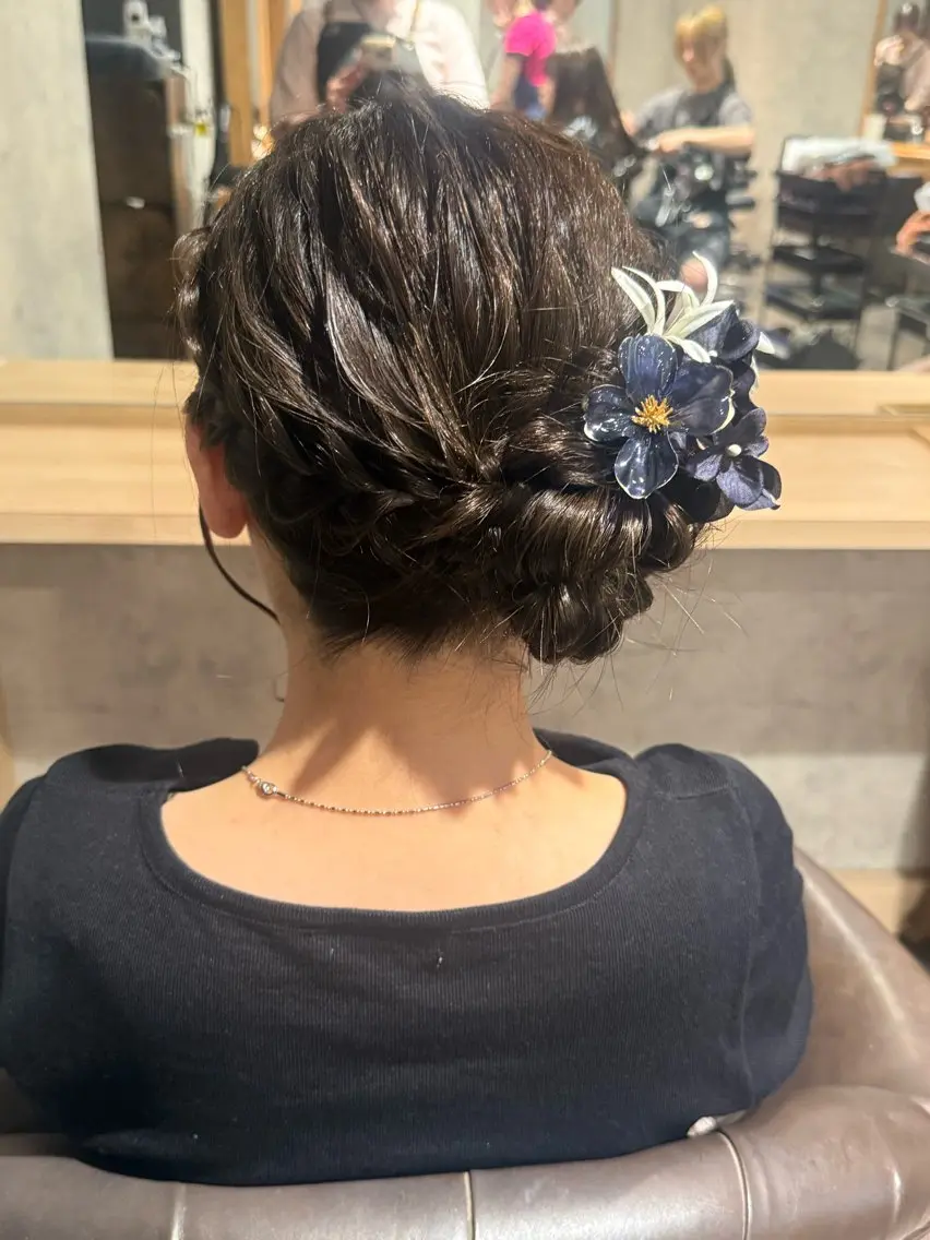 セミロング ヘアアレンジ ヘアセット 🍀ユズミ/ブリーチ /アレンジ🧠🛼のヘアスタイル