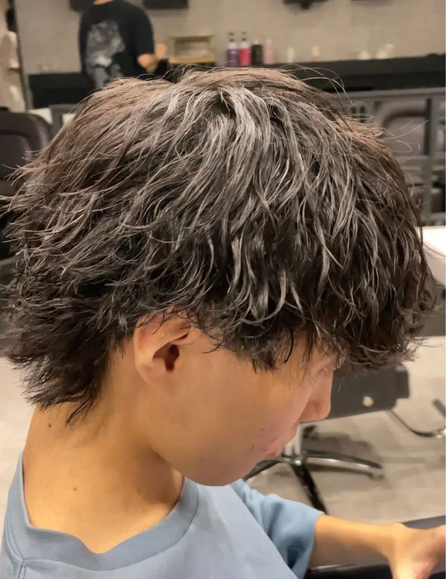 ショート パーマ メンズ マッシュウルフ マッシュ メンズパーマ 波巻きパーマ メンズウルフカット 垢抜けメンズパーマ /颯太のヘアスタイル