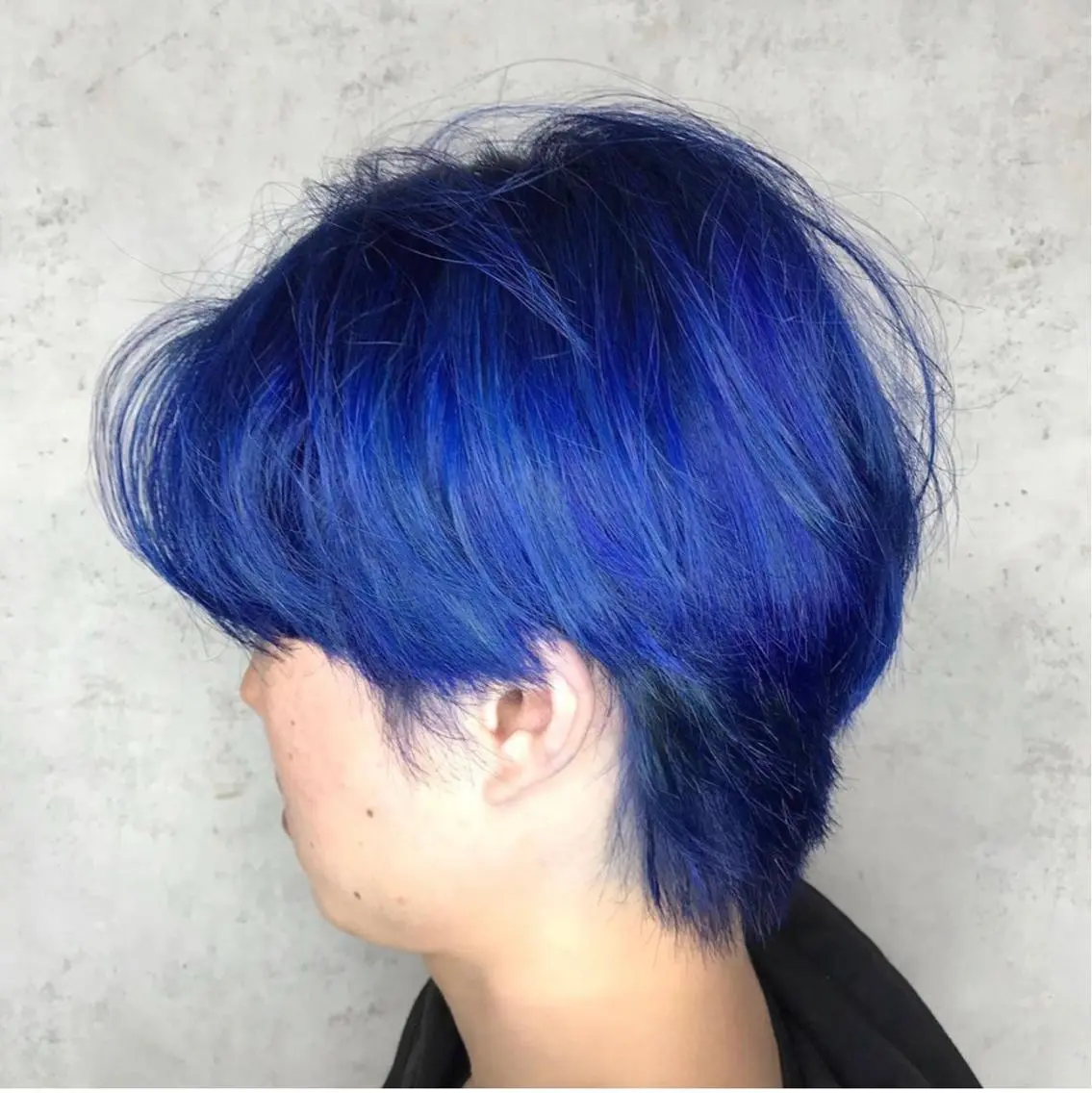 ショート カラー ブルーカラー ブルージュ ネイビーカラー 勝河 怜楊のヘアスタイル