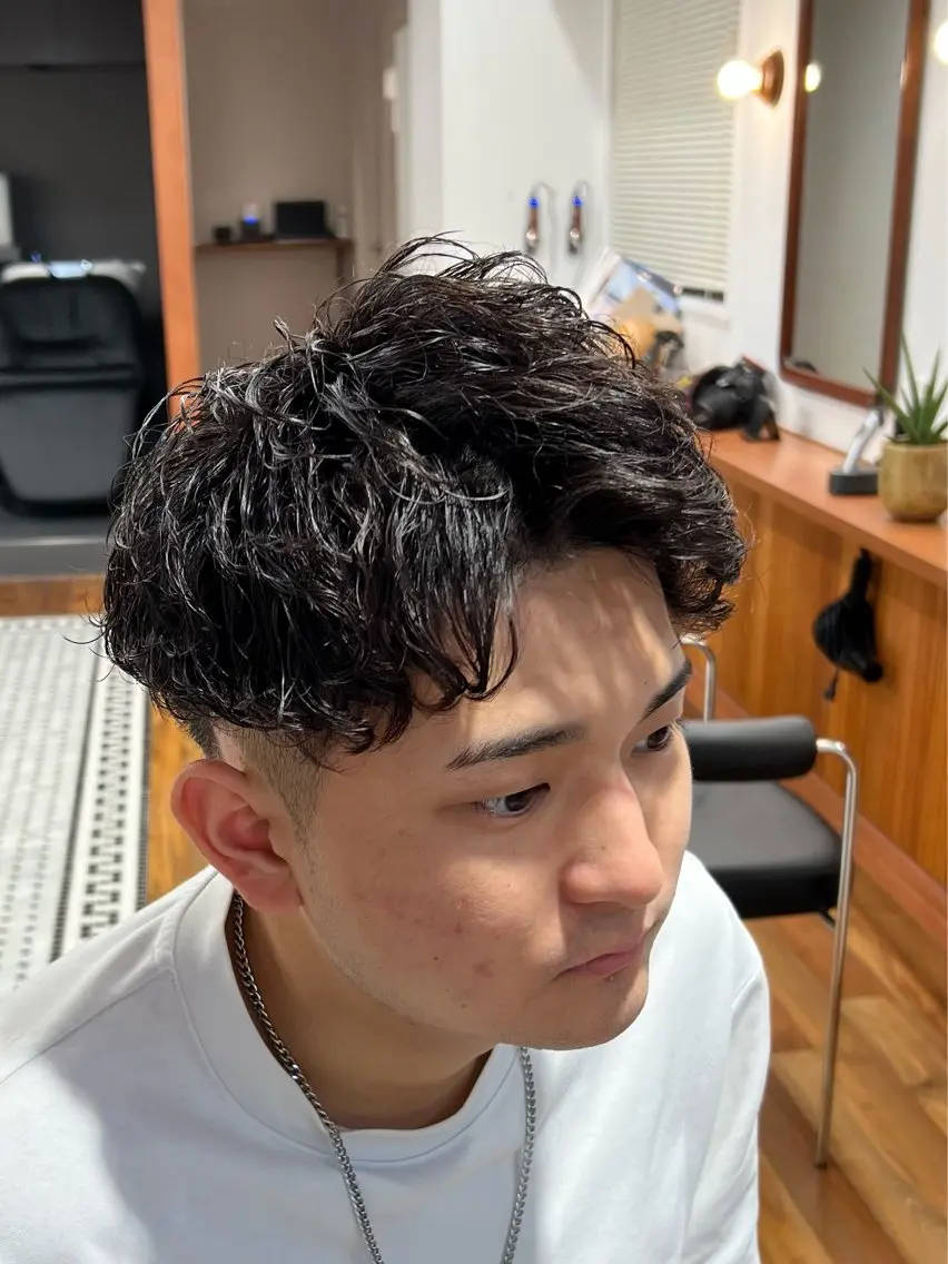 ショート パーマ メンズ カット メンズカット✂️ スキンフェード伊藤陸のヘアスタイル