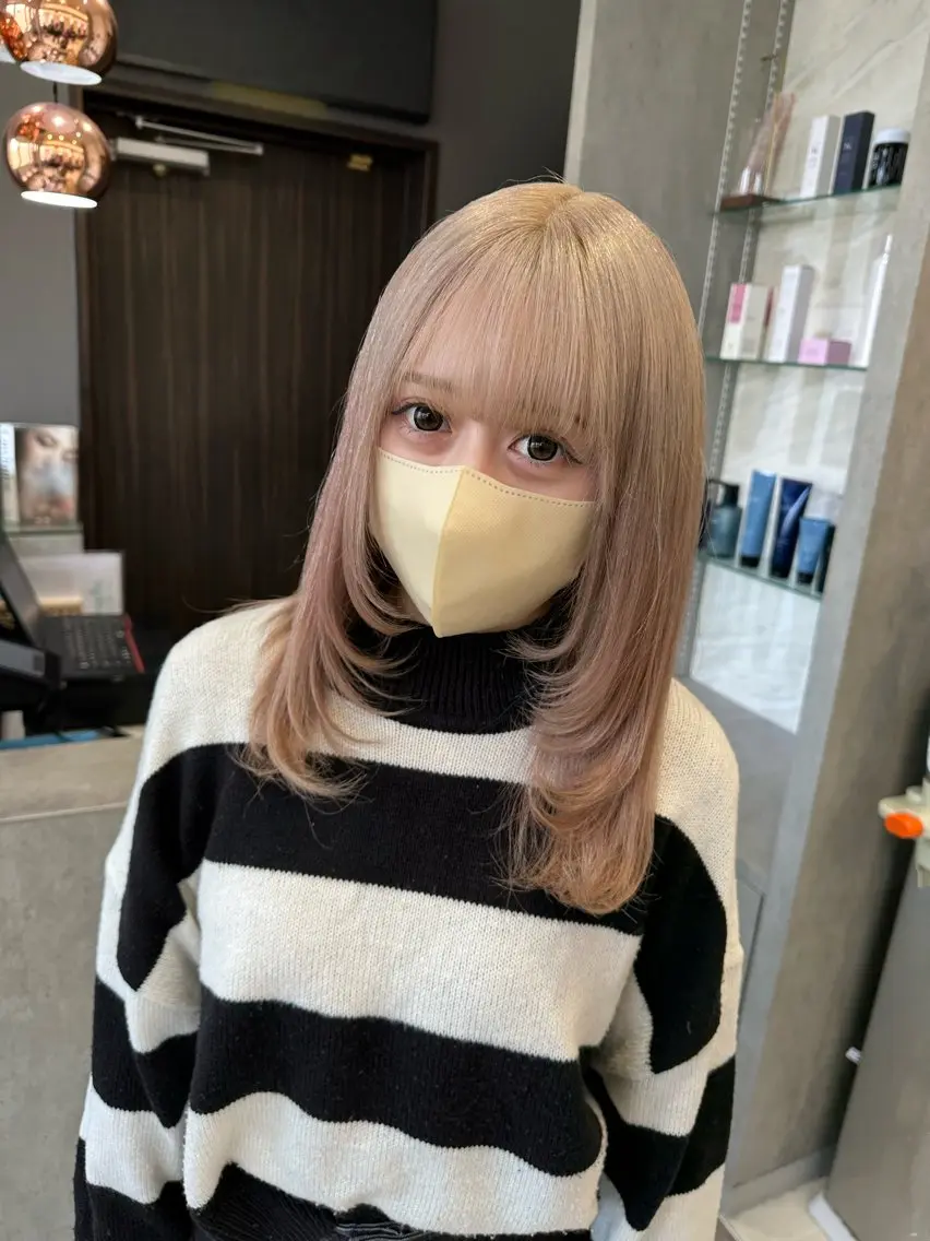 ハイクオリティ全体ブリーチカラーの写真