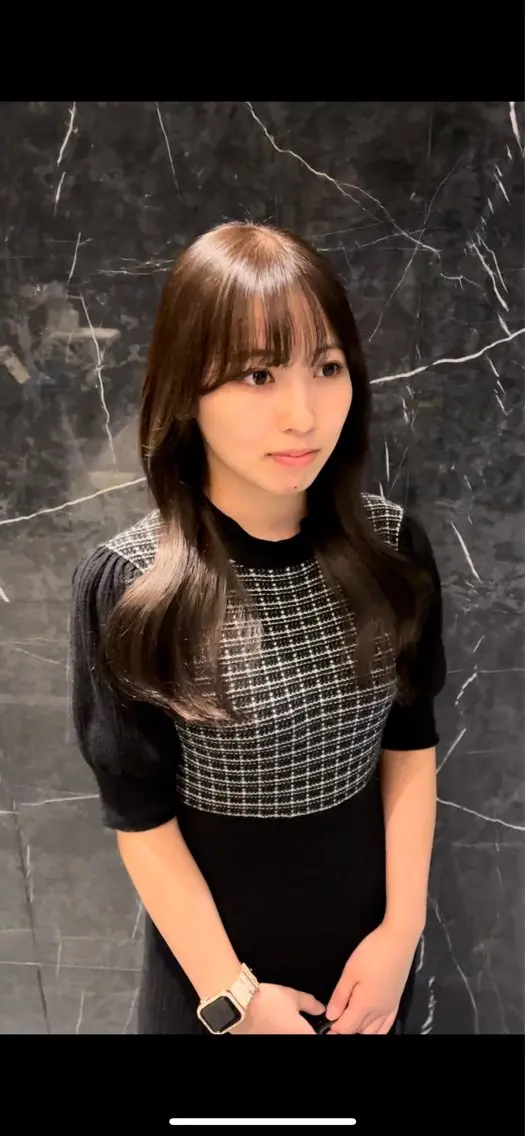 セミロング 赤み消し透明感カラー 似合わせ前髪柴田礼空のヘアスタイル