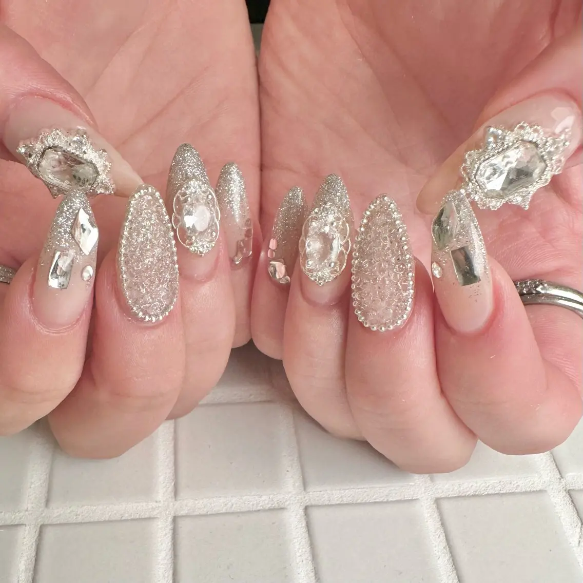 【minimo限定♡】【HAND】持ち込みデザインPlus🎀パラジェル使用❤︎フィルイン🤍【ご新規様オフ無料】の写真