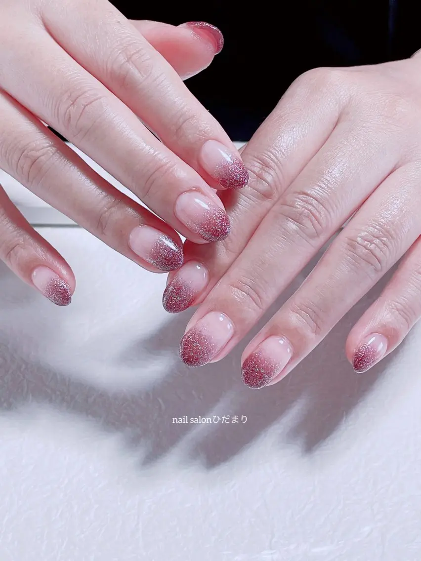 ネイル グラデーション ラメ(グリッター) ラメグラデーション 赤色 ハンドネイル NailSalon ひだまりのネイルデザイン