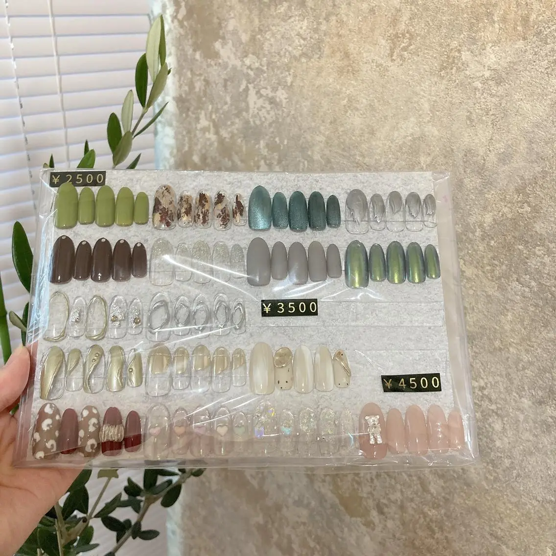 ネイル elu :nail&eyeのネイルデザイン