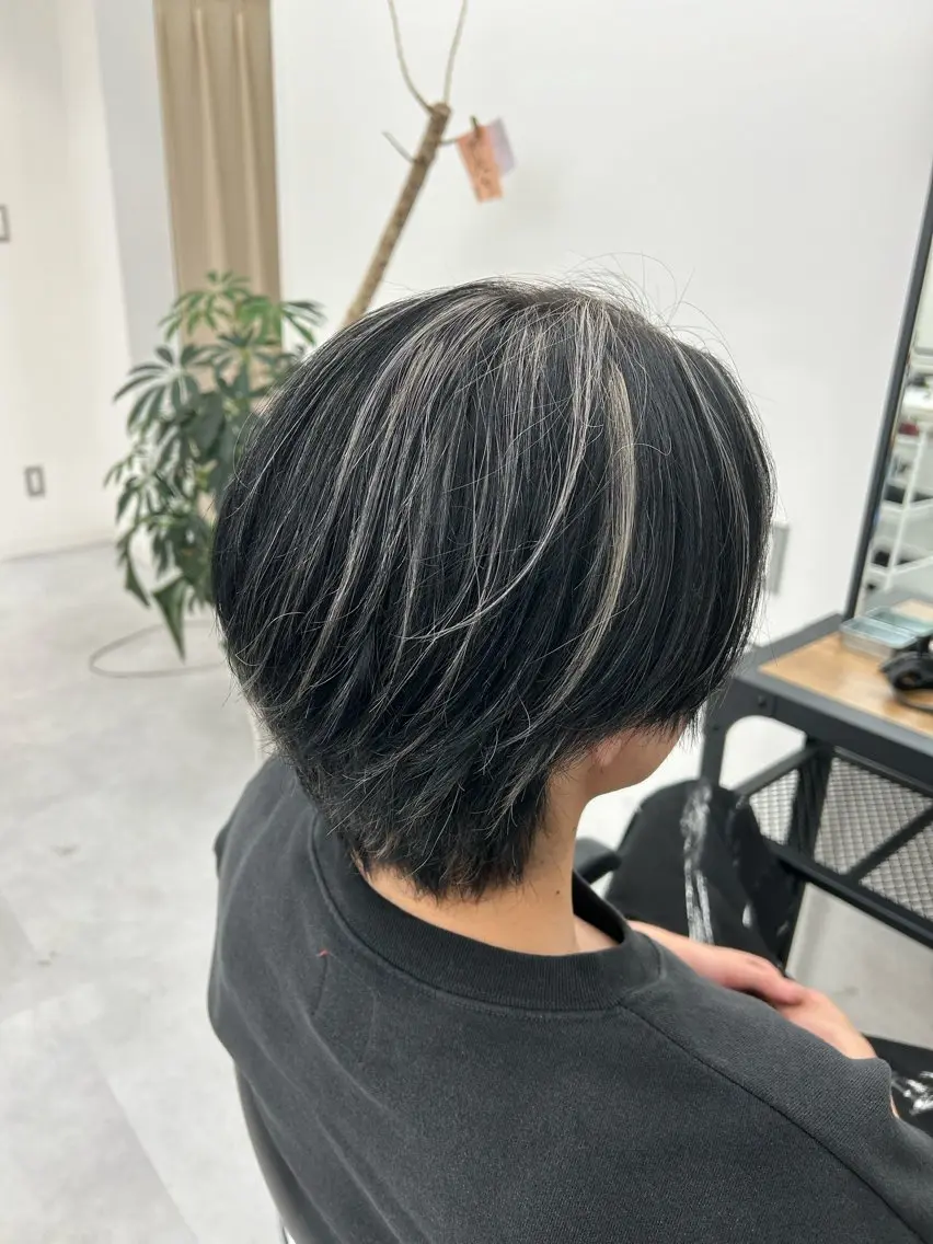 カラー メンズ メンズハイライト ハイライトカラー SONE .のヘアスタイル