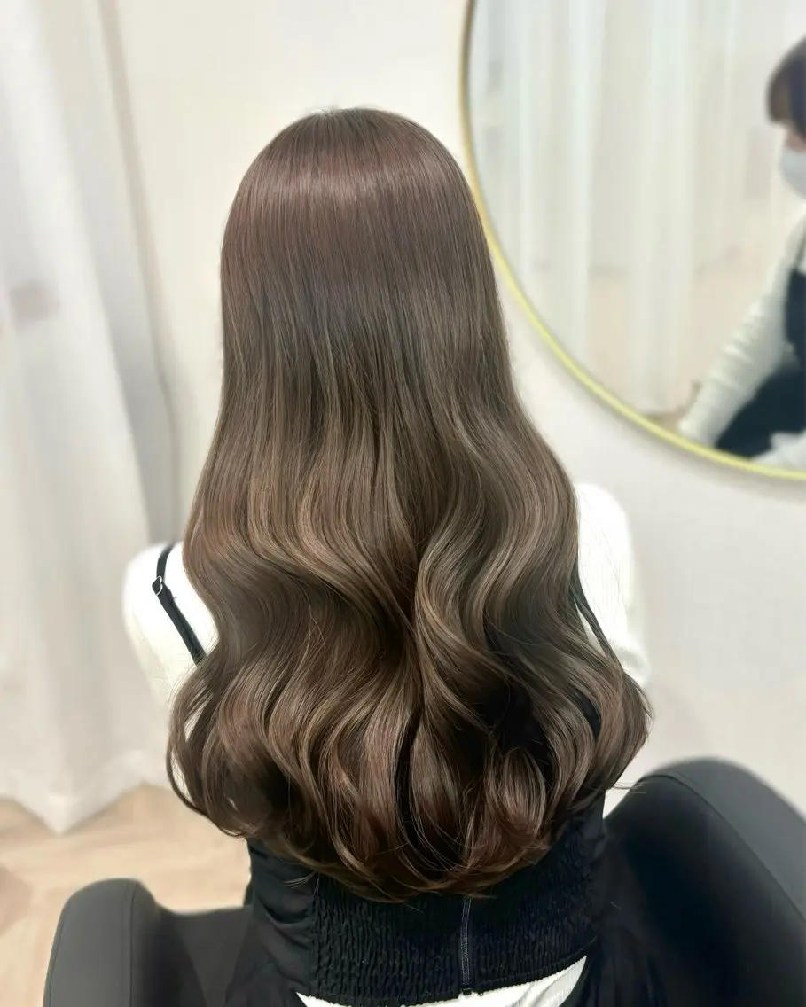 ロング カラー グレージュ ヘーゼル ヘアカラー 𝒎𝒐𝒆🩰 名駅/ヘアメ/暖色♡のヘアスタイル