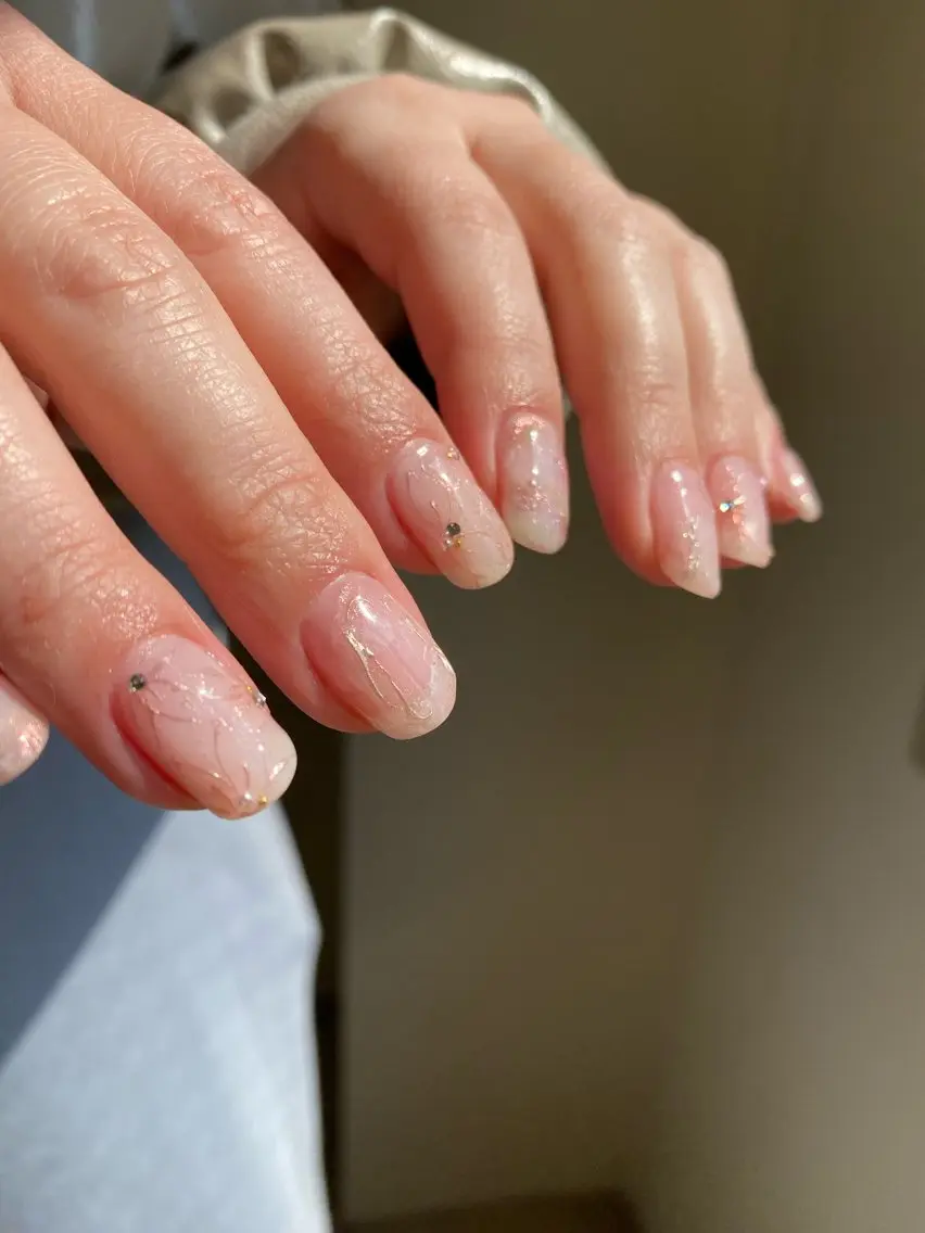 ネイル 成人式 フレンチネイル ジェルネイル ガーリー マグネットネイル ハンドネイル 草加ニュアンスネイル 🌚hersのネイルデザイン