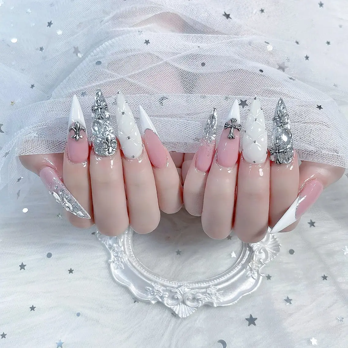 ネイル HIN NAILのネイルデザイン