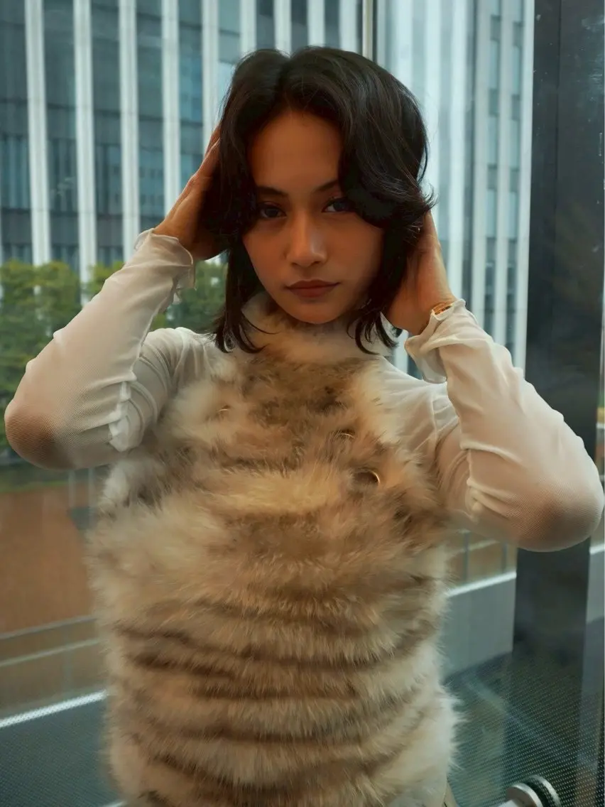 ショート DEAN ISLA 大人レイヤーカットのヘアスタイル