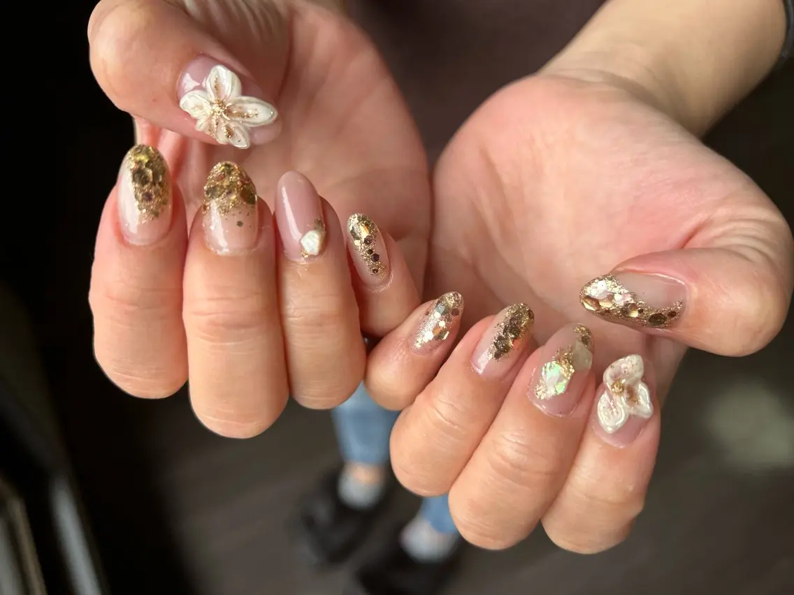 ネイル ハンドネイル フットネイル ✴︎ Delightのネイルデザイン