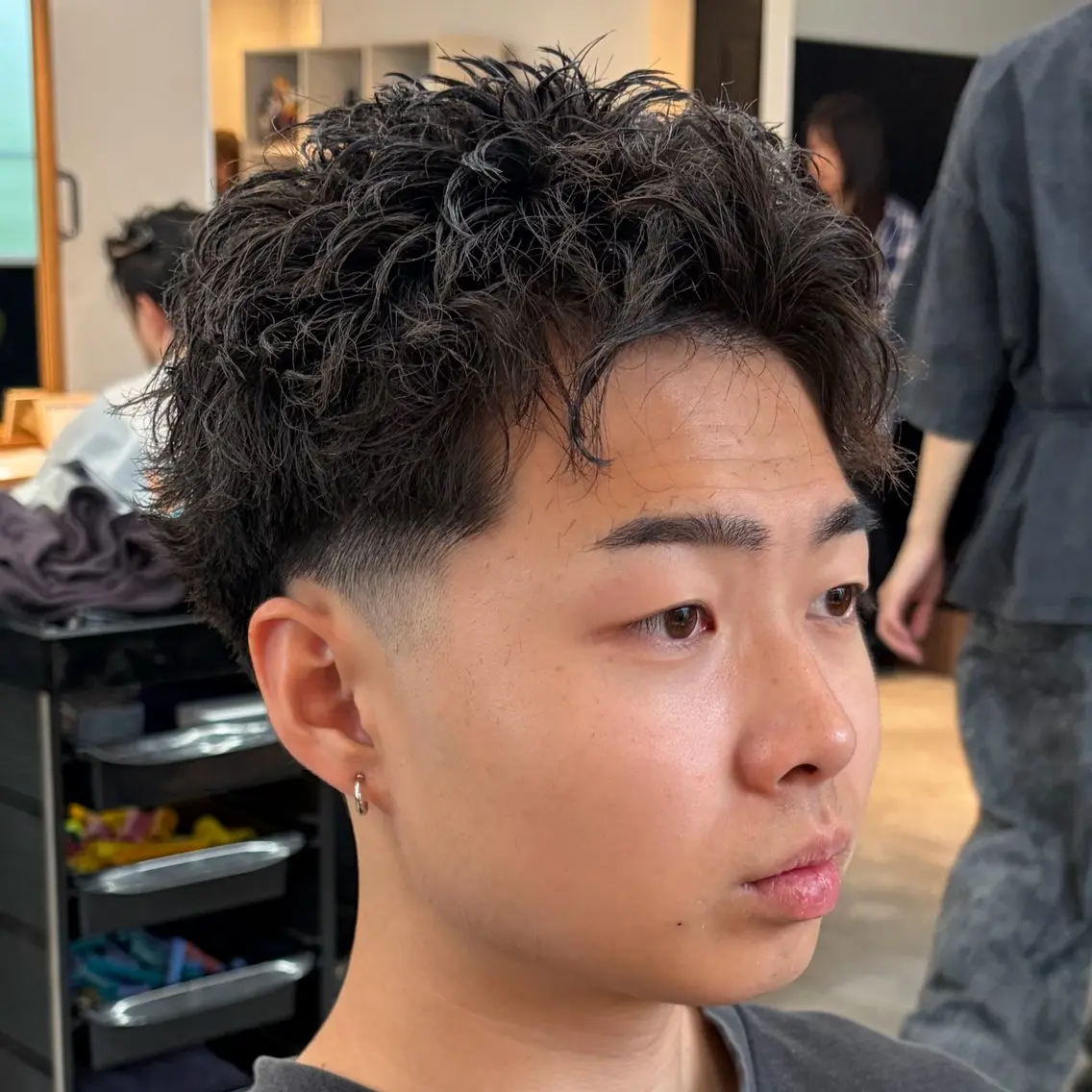 パーマ メンズ フェザーパーマ メンズパーマ スパイキーショート 波巻きパーマ ニュアンスパーマ カット パーマ 男の理想を叶える🔥 メンズパーマ特化|関のヘアスタイル