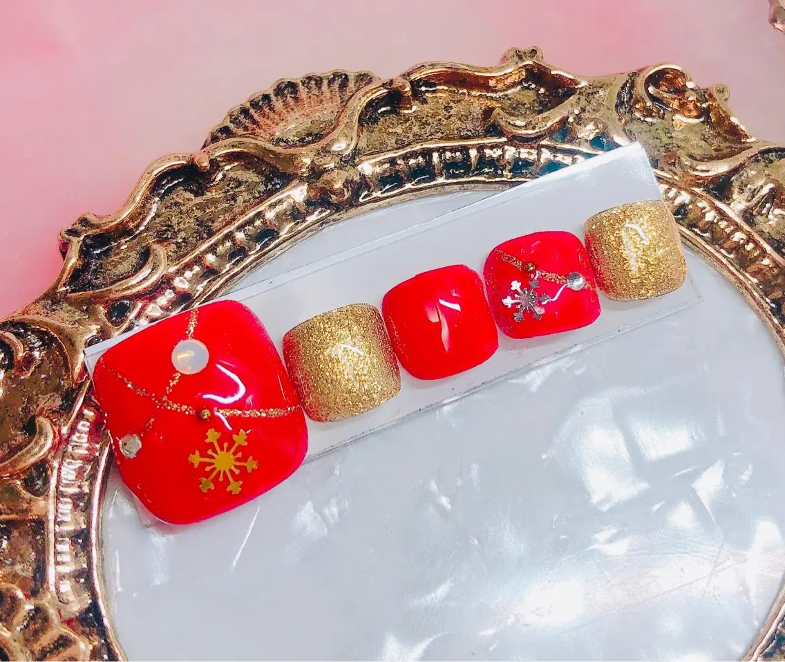 ネイル フットネイル フットネイル CROWN プライベートサロンのネイルデザイン