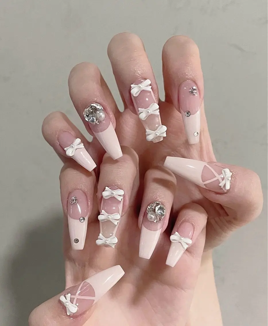 ネイル アートネイル ボルドー フレンチネイル ジェルネイル 氷ネイル・うるうるネイル Julie NailSalonのネイルデザイン