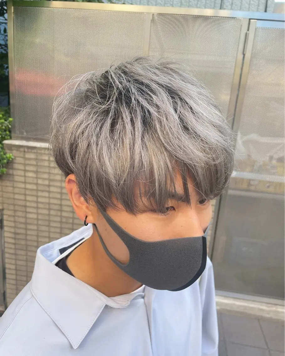 ミディアム カラー メンズ メンズブリーチ メンズハイトーン ブリーチ ケアブリーチ ハイトーンカラー カット ヘアカラー トリートメント 小山功陽 /メンズスタイルのヘアスタイル