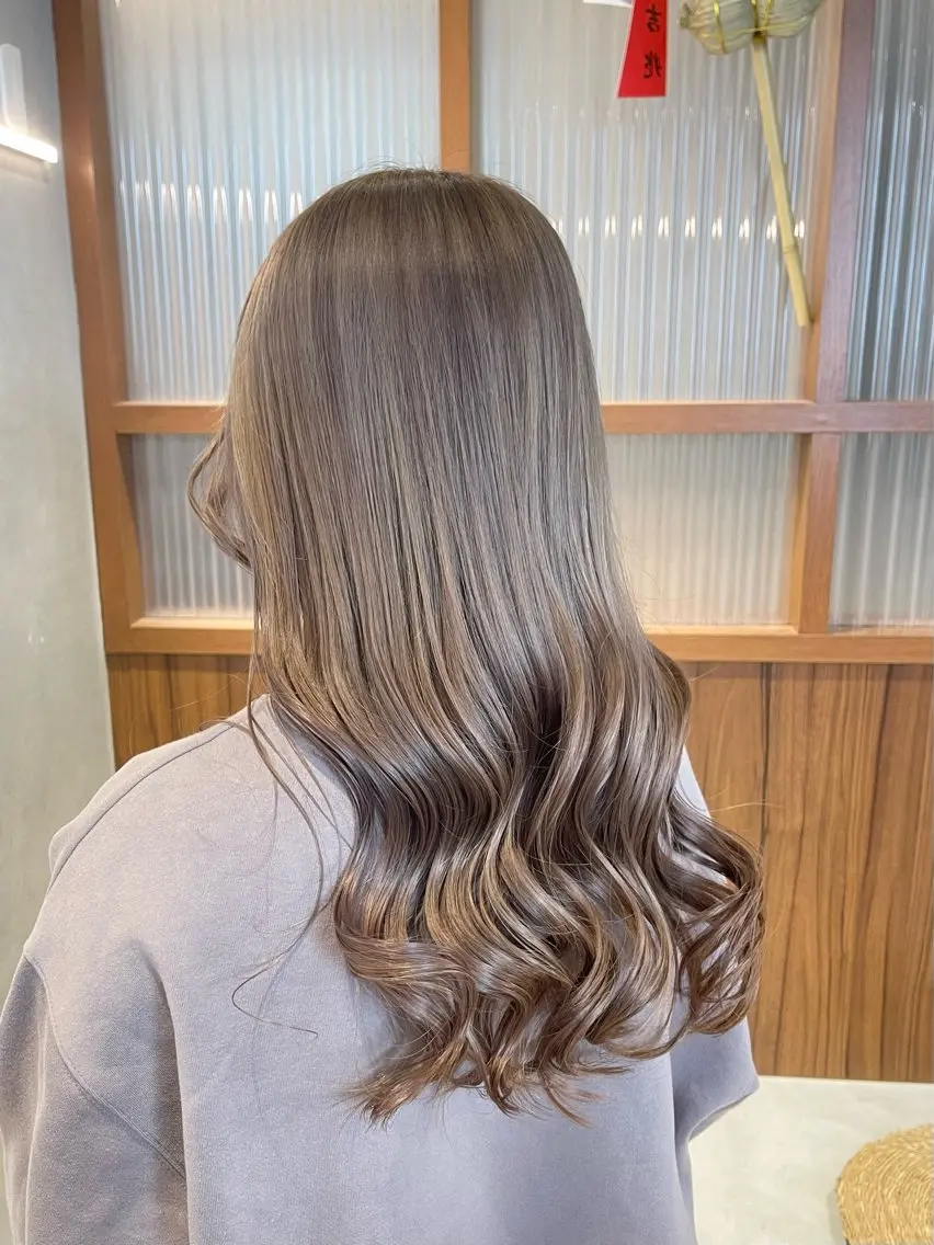 ロング カラー グレージュ ヘアカラー トリートメント himeka🪽 アレンジ/ブリーチのヘアスタイル