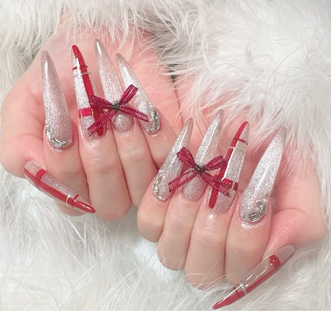 ネイル グラデーション キラキラネイル ワンカラーネイル 冬ネイル Jenn Nail Salonのネイルデザイン