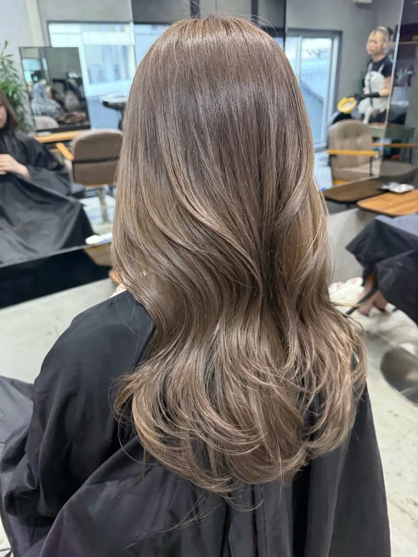 ロング カラー レイヤーカット AIRI layer cut hairのヘアスタイル