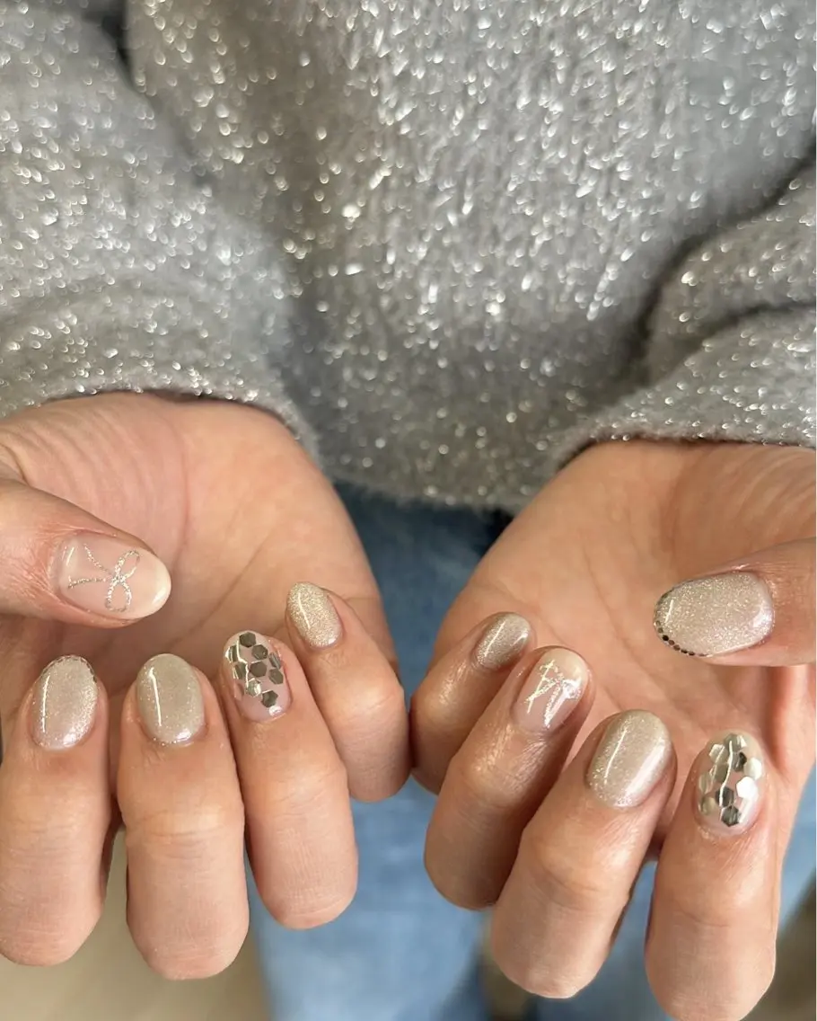 ネイル ホログラムネイル ホワイト POLISH サナのネイルデザイン