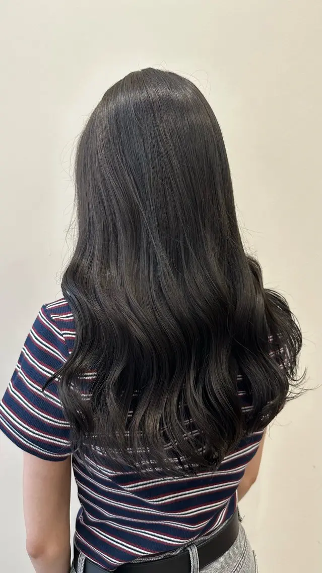 カラー グレージュ オリーブグレージュ オリーブグレー ヘアカラー トリートメント 艶髪/ブリーチなし Wカラー🌺yuiのヘアスタイル
