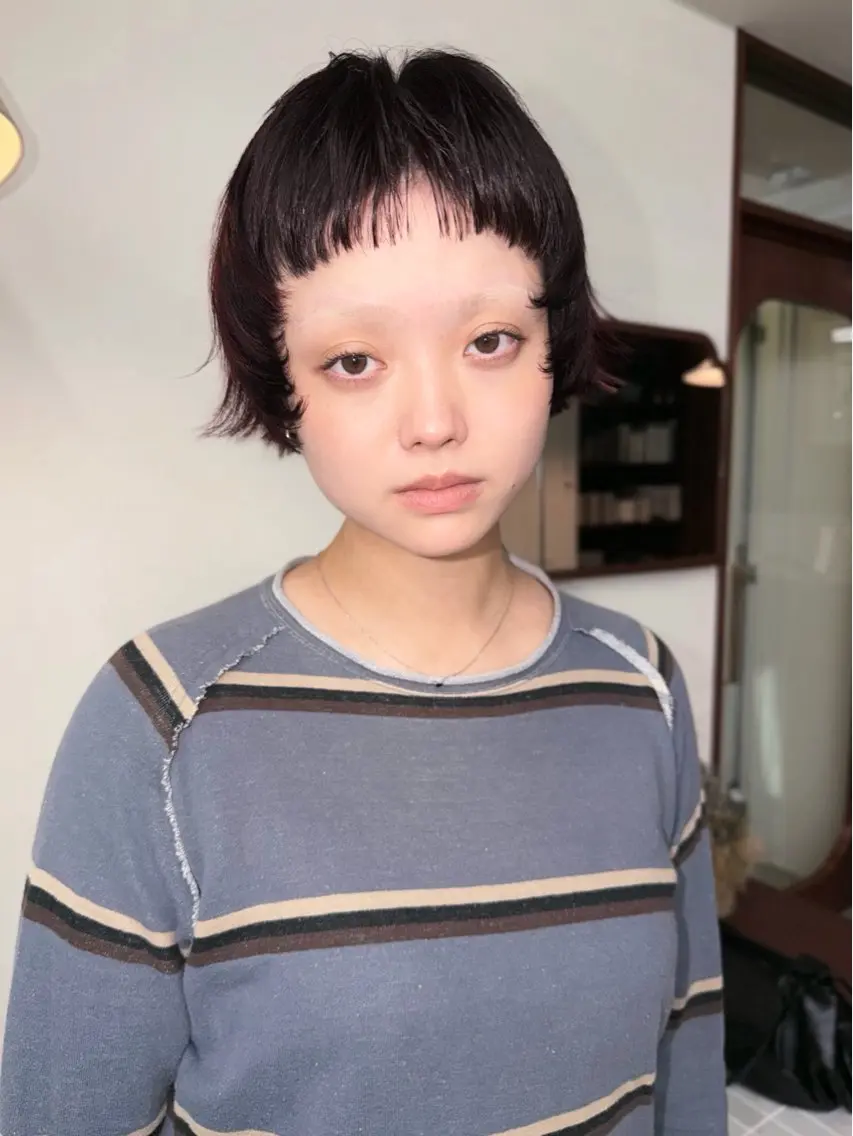 ショート カラー ベリーショート 黒髪 デザインカット 顔周りカット オン眉 カット ヘアカラー トリートメント Kaito🐶 /レイヤー/パーマのヘアスタイル