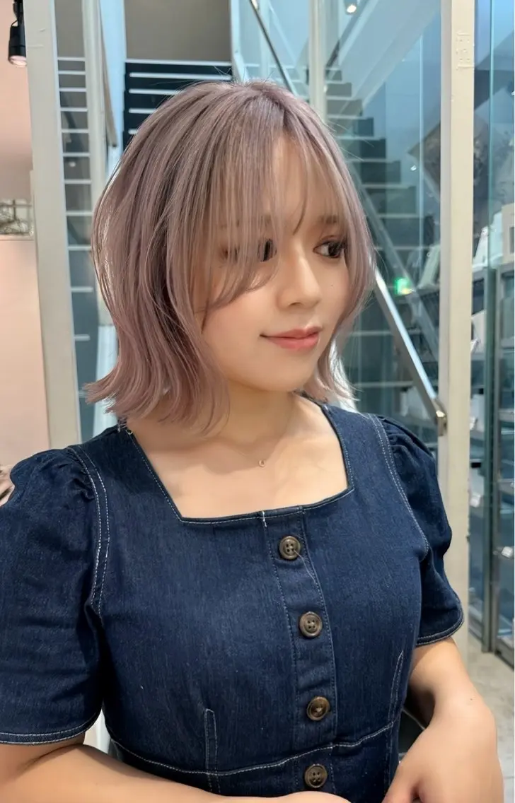 ショート カラー ベージュカラー ブリーチ ダブルカラー ハイライトカラー ホワイトベージュ カット ヘアカラー トリートメント CHERIEブリーチ ダブルカラー 天神のヘアスタイル