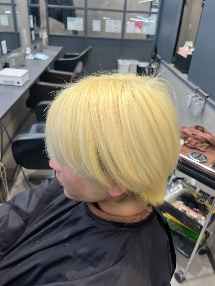 カラー メンズ メンズブリーチ ブリーチ 抜きっぱなしブロンド ブロンド 三木 郁人のヘアスタイル