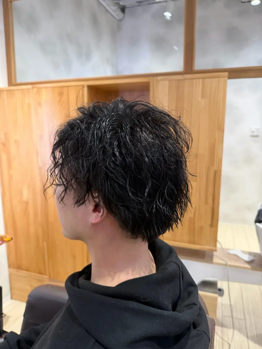 パーマ メンズ センターパート メンズパーマ ニュアンスパーマ カット パーマ レディースカット モデル募集　山田省吾のヘアスタイル