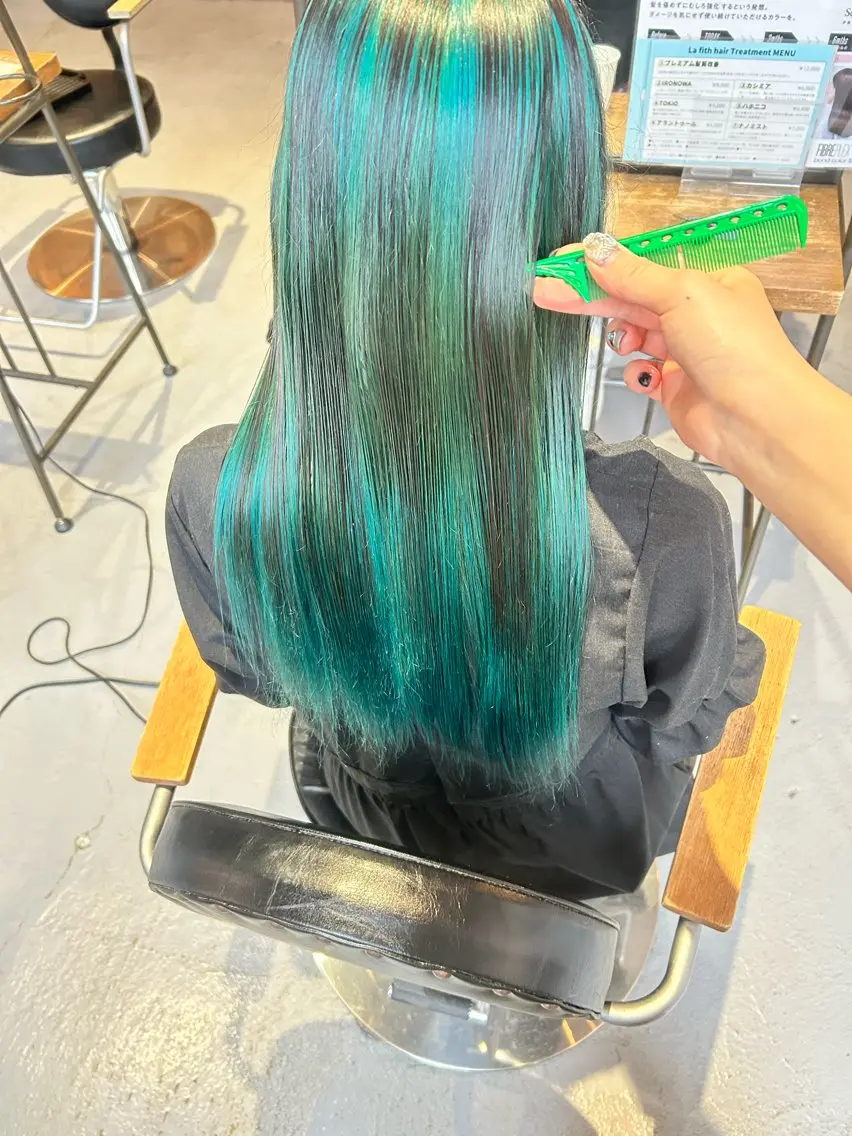 ロング 大賀 チサトのヘアスタイル