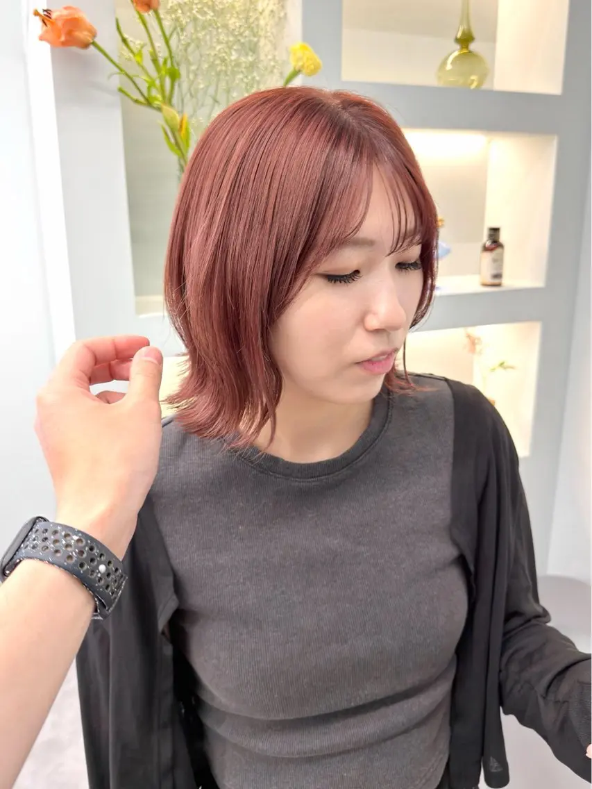 ショート カラー ブリーチ ピンクカラー 外ハネヘア カット ヘアカラー トリートメント 挟間  直人のヘアスタイル
