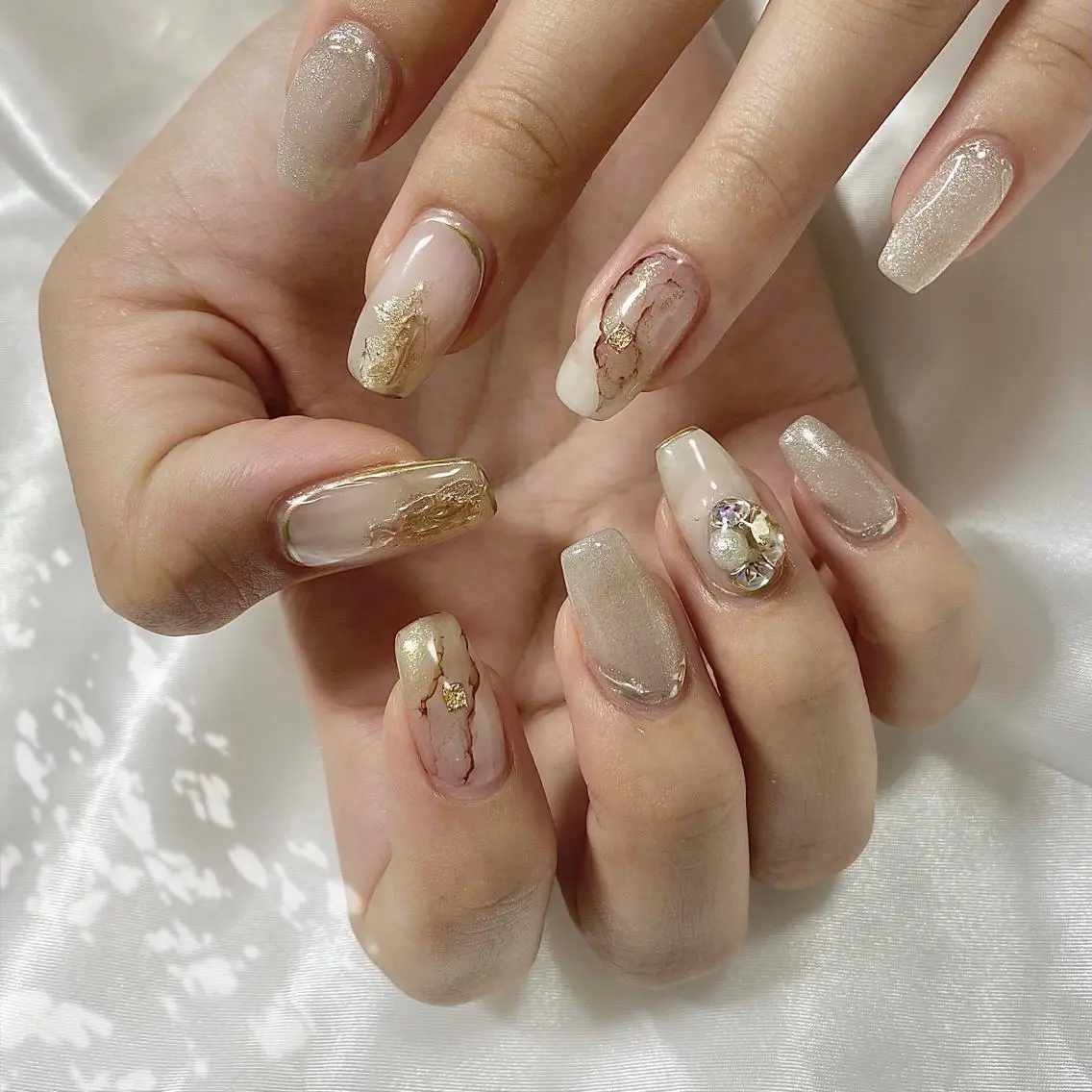 ネイル ニュアンスネイル Ray. /綺麗目ニュアンスのネイルデザイン