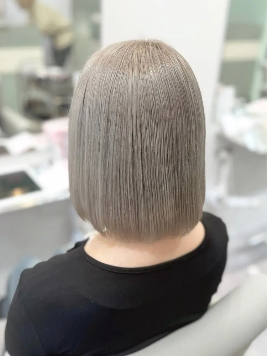 ショート カラー Haruka🕊 透明感カラーのヘアスタイル