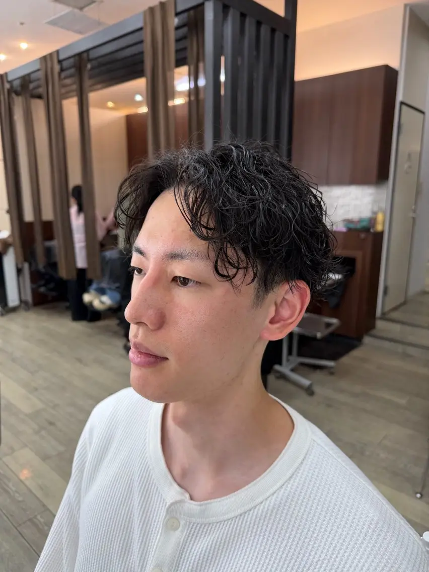パーマ メンズ センターパート マッシュ メンズパーマ 波巻きパーマ メンズウルフカット カット パーマ 田村 猛のヘアスタイル