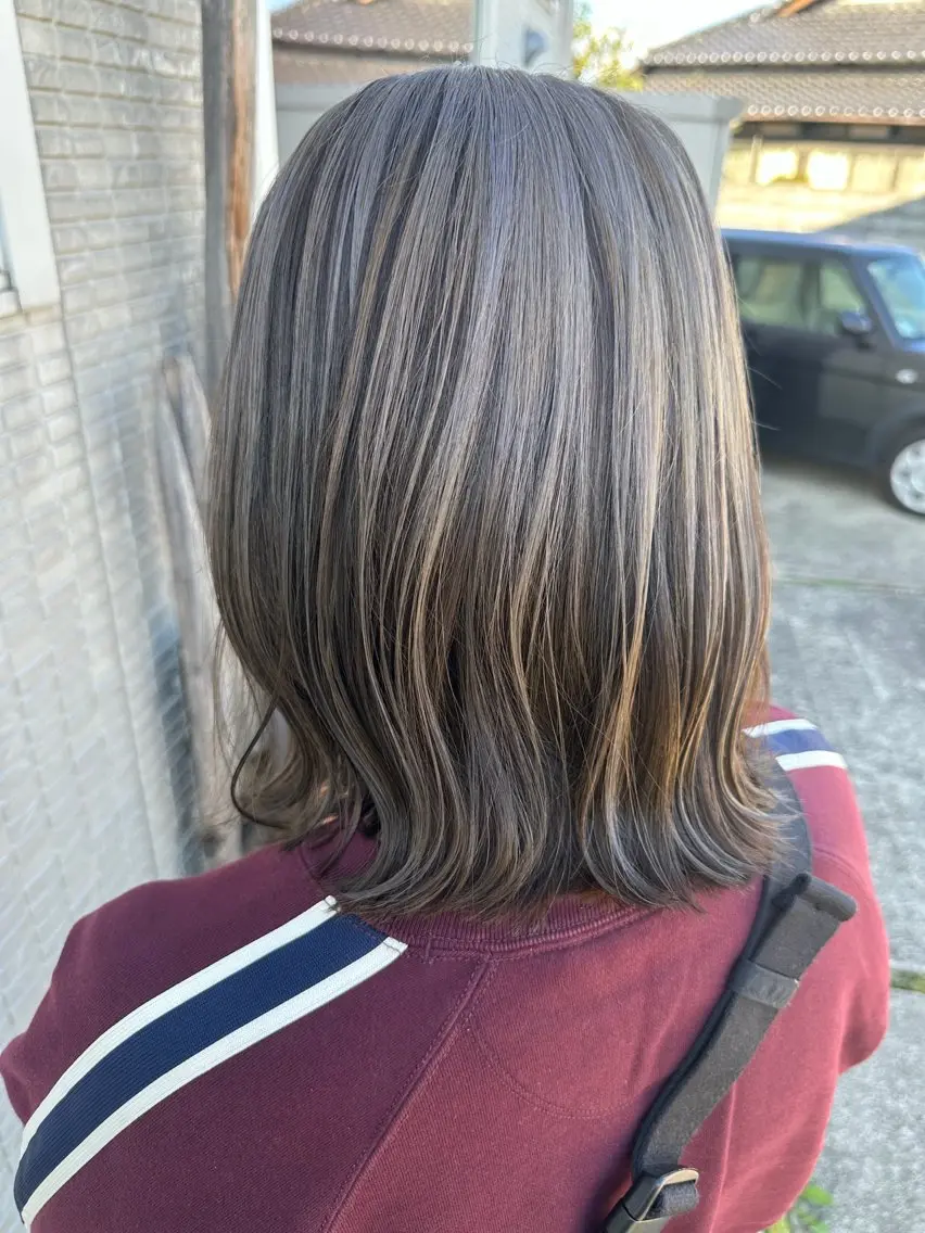 ミディアム カラー 木村 彩花のヘアスタイル