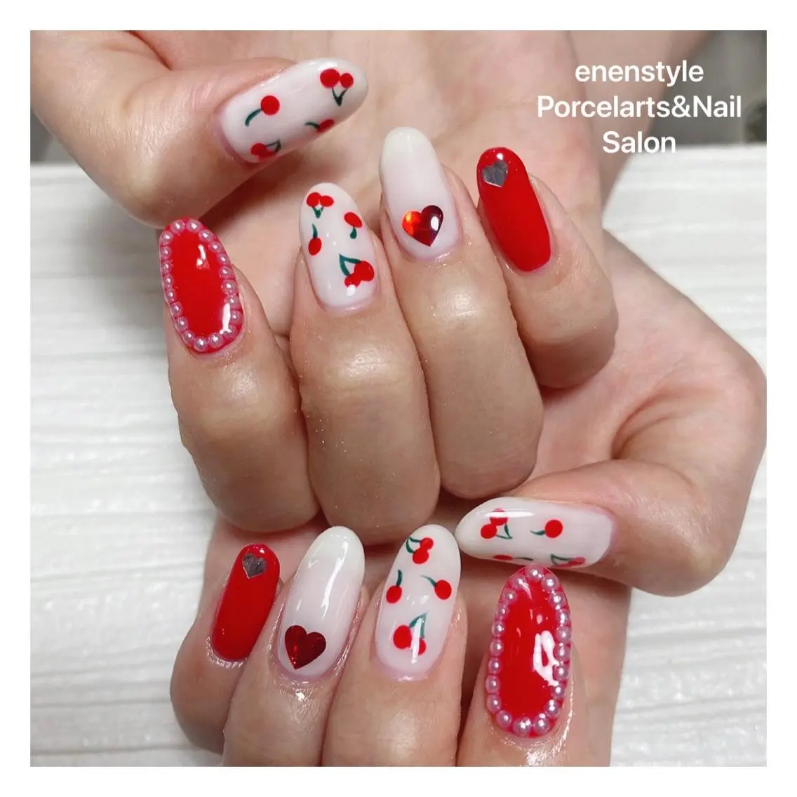 ミディアム ネイル ハンドネイル 🐾enen style 🐾のネイルデザイン