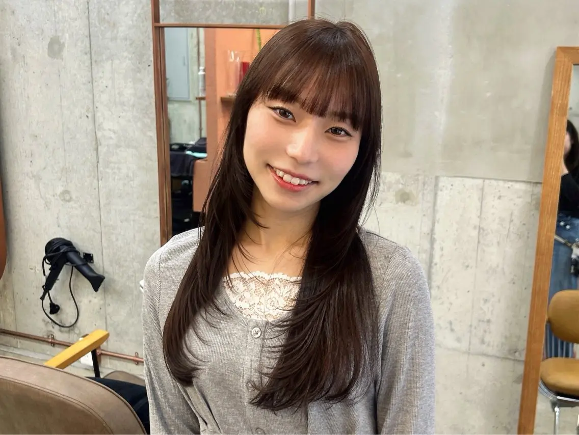 ロング レイヤーカット カット 顔周りレイヤー/ ふわあいりのヘアスタイル