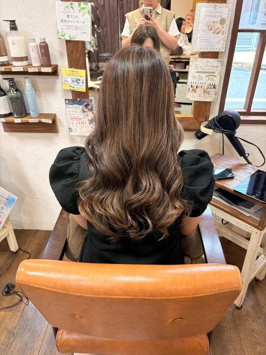 カラー ベージュカラー ハイライトカラー 三宅　デザインカラー 透明感カラー✨のヘアスタイル