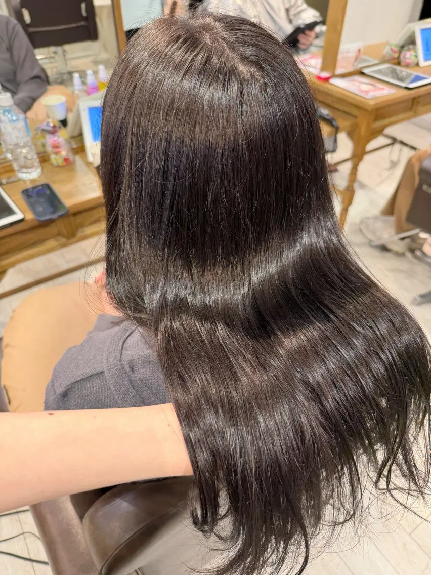 セミロング カット ヘアカラー 杉浦 悠月のヘアスタイル